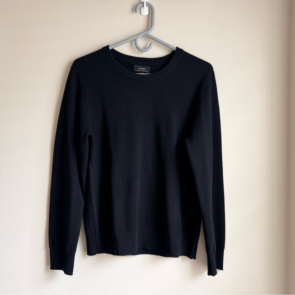 Quince Women’s Mongolian Cashmere Crewneck Sweater in Black
